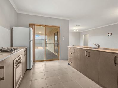 10 Bradley Street, Southern River WA 6110