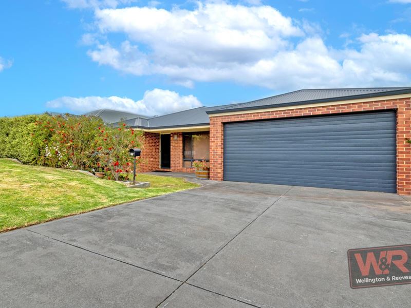 27 Ardeana Crescent, Yakamia