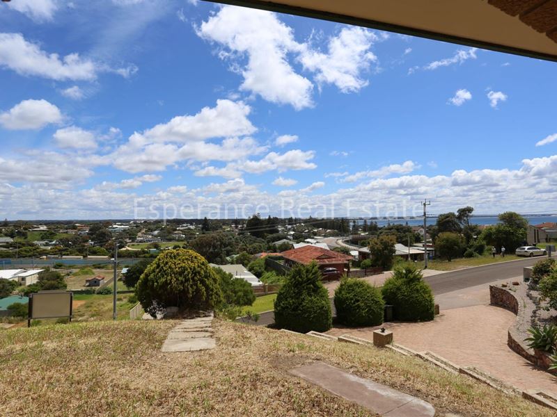 24 Smith Street, West Beach