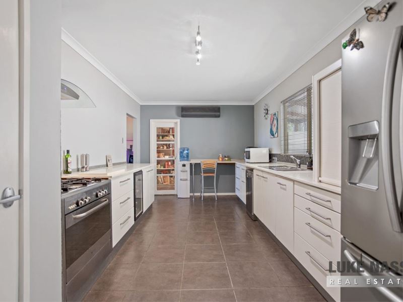 19 Hilltop Place, Kelmscott