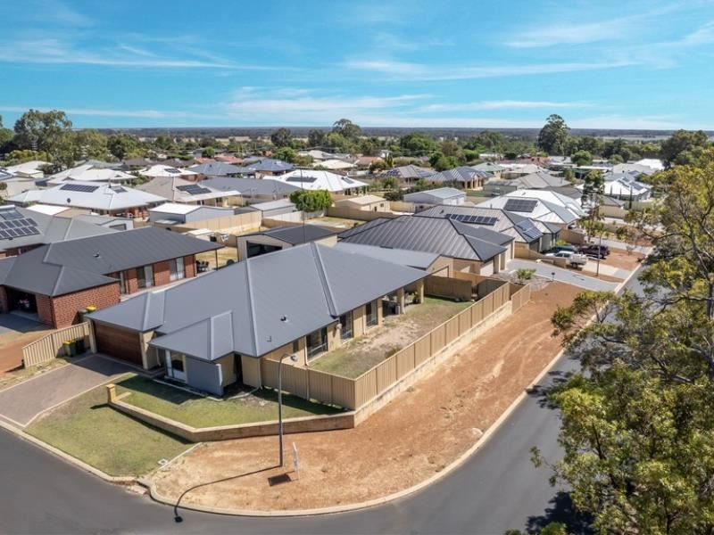 2 Harrison Way, Waroona