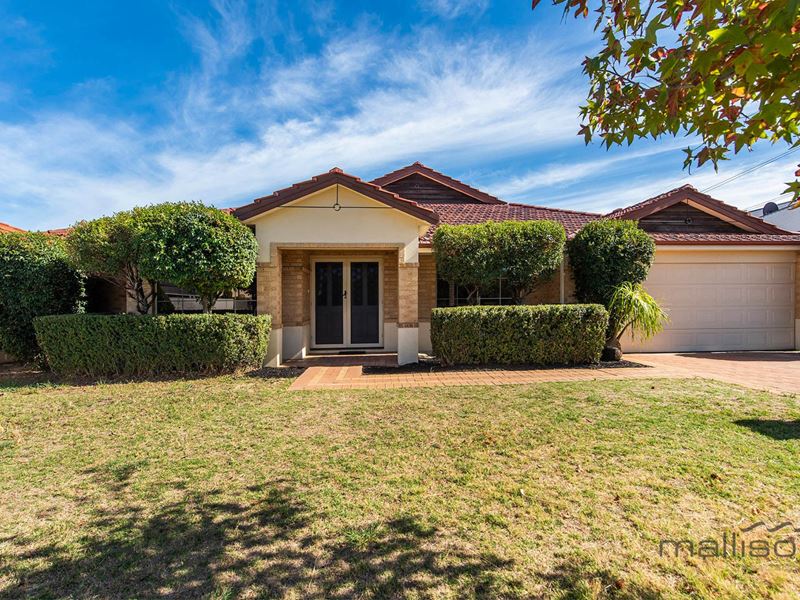 30 Peterborough Circle, North Lake