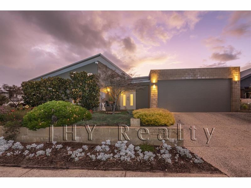 10 Harry King Avenue, Dunsborough