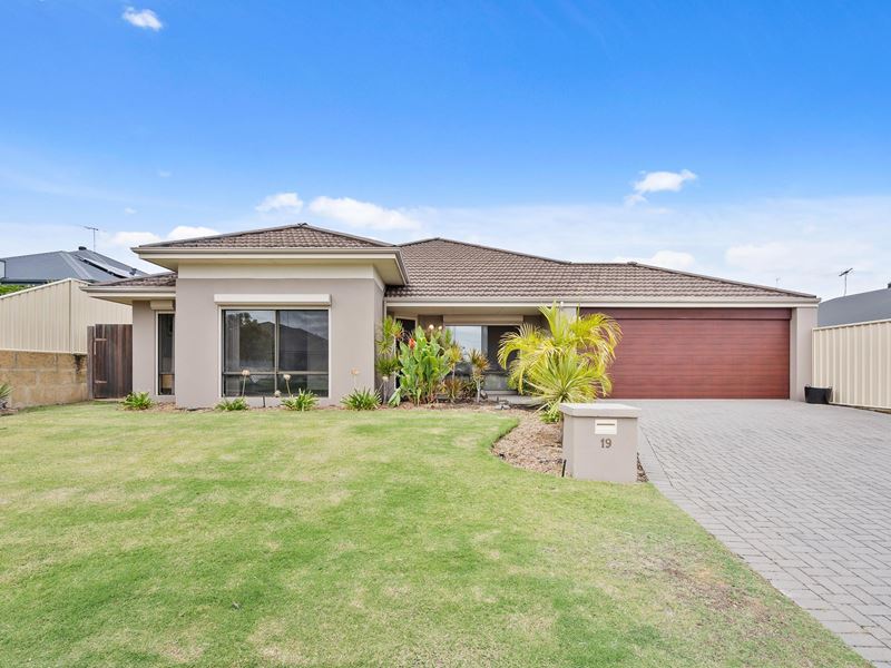 19 Woorabinda Rise, Lakelands WA 6180