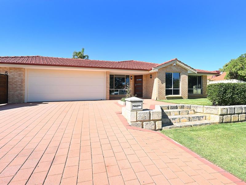 5 Leven Rise, Kinross
