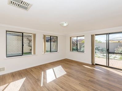 71 Campbell Road, Canning Vale WA 6155