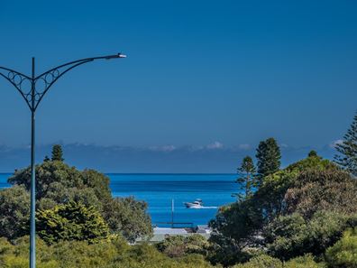 515 Burns Beach Road, Iluka WA 6028