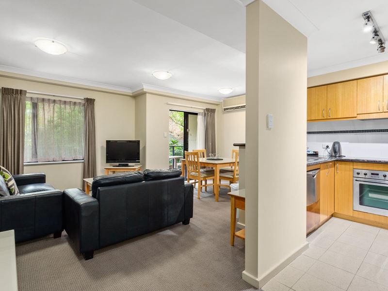 6/128 Mounts Bay Road, Perth