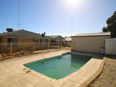 8 Whitely Place, Australind WA 6233