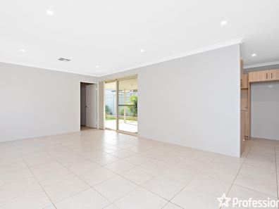 69 Lancaster Loop, Piara Waters WA 6112