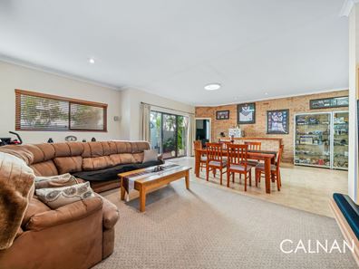 18 Young Street, Melville WA 6156