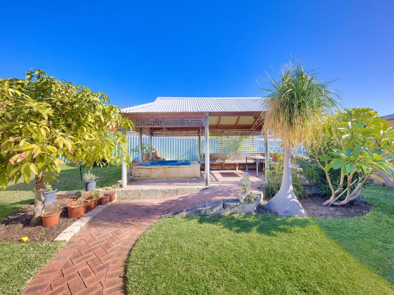 5 Elwood Court, Craigie WA 6025