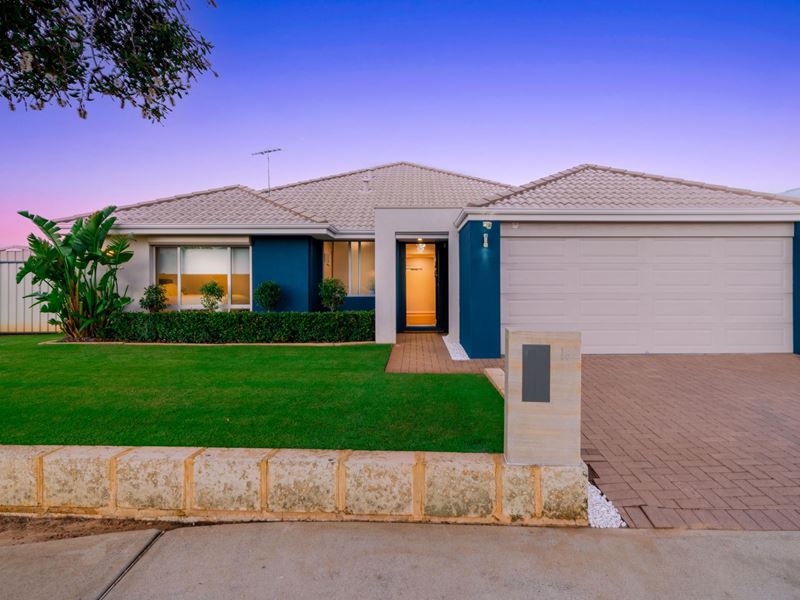 16 Kirkland Way, Meadow Springs
