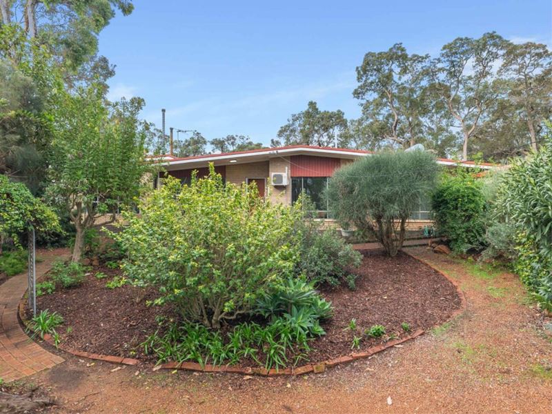 14 Collins Road, Kalamunda