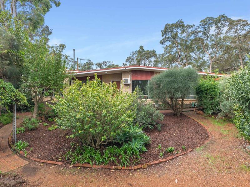 14 Collins Road, Kalamunda WA 6076