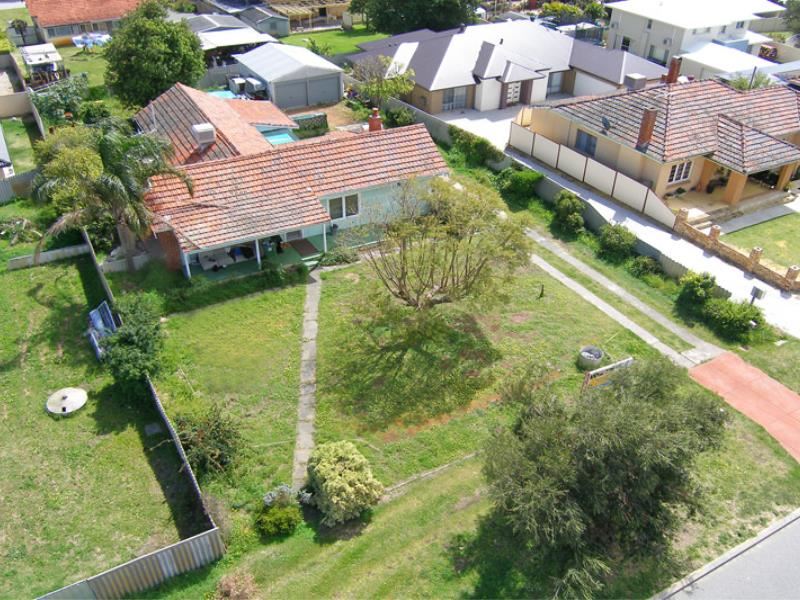 47 Smiths Avenue, Redcliffe