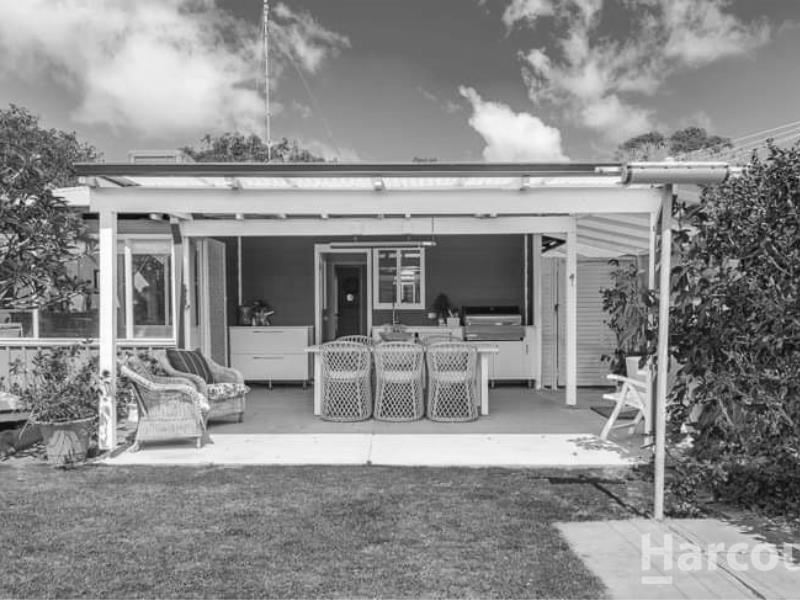 11 Irving Avenue, Falcon
