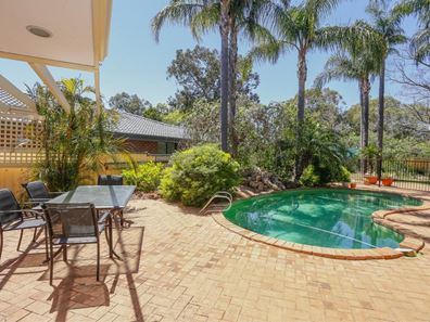 8 Guinevere Way, Carine WA 6020