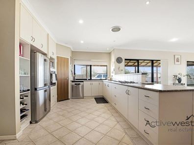 12 Fuchsia Close, Strathalbyn WA 6530