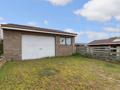 1 Leavis Place, Spearwood WA 6163