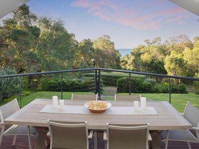 5 Seaview Rise, Eagle Bay WA 6281