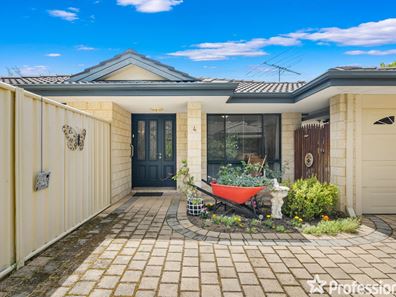 4/42 Holmesdale Road, Woodbridge WA 6056