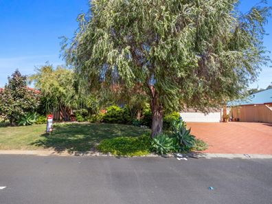 8 Pungura Road, Dalyellup WA 6230