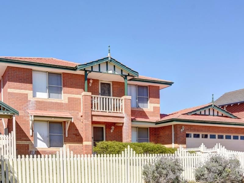 10 Beaumarks Court, Mindarie WA 6030