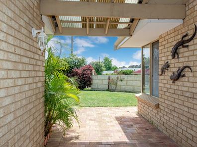 9 Newtown Grove, Beldon WA 6027