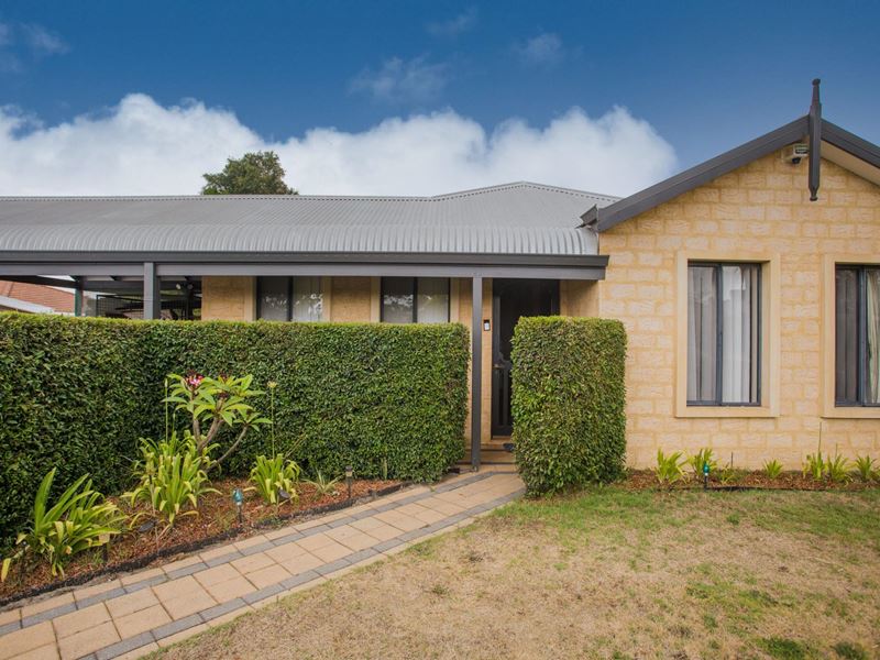 8 Beenan Elbow, South Guildford WA 6055