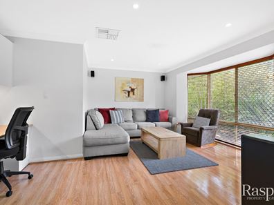18 Orchard Road, South Lake WA 6164