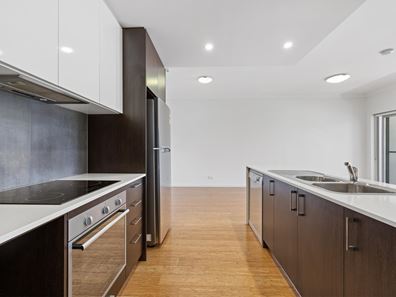 30/2 Rowe Avenue, Rivervale WA 6103