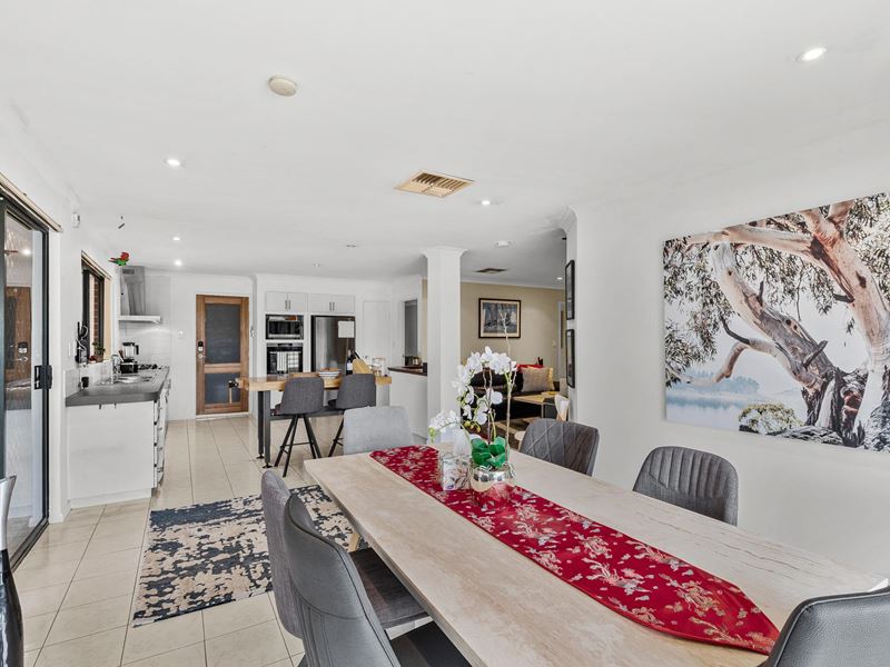 6 Calway Rise, Kiara WA 6054