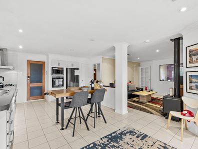 6 Calway Rise, Kiara WA 6054