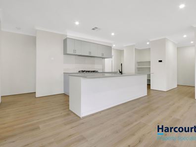44 Ainsworth Crescent, Mandogalup WA 6167