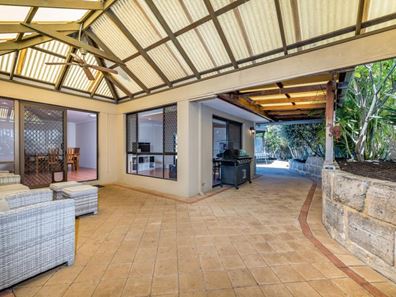 8 Kyle Court, Hamersley WA 6022
