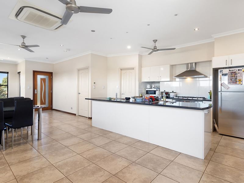 69 Baynton Drive, Baynton