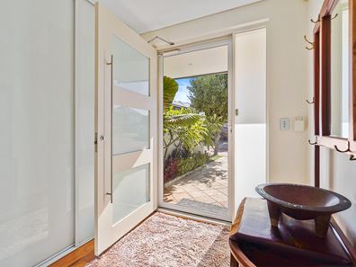 24 Trade Winds Retreat, Dudley Park WA 6210