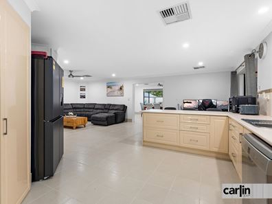 24 Whiteman Crescent, Bertram WA 6167