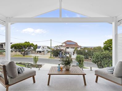 64 Kempenfeldt Avenue, Sorrento WA 6020