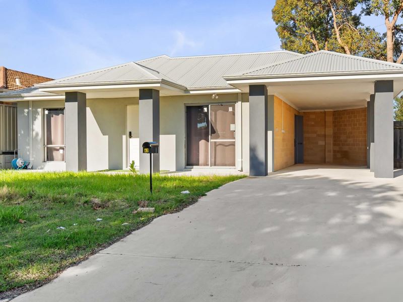 63 Riverside Lane, Seville Grove WA 6112