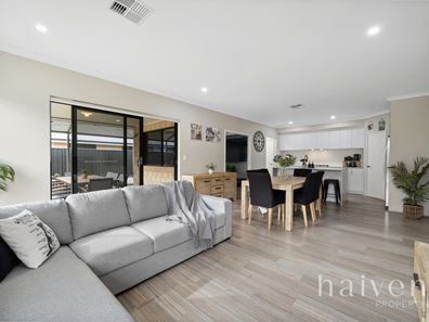 37 Jarrahdene Street, Piara Waters WA 6112