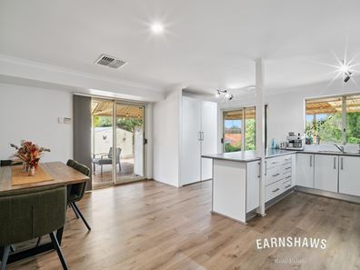 24 Harcourt Place, Bellevue WA 6056