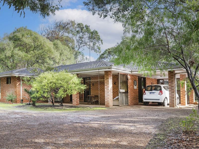 101 Dalton Way, Molloy Island