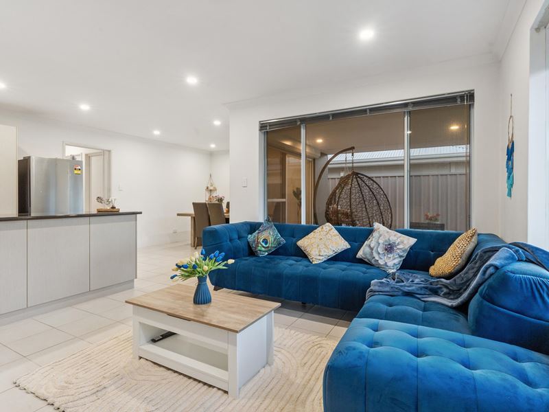 11A Baystone Parade, Harrisdale WA 6112