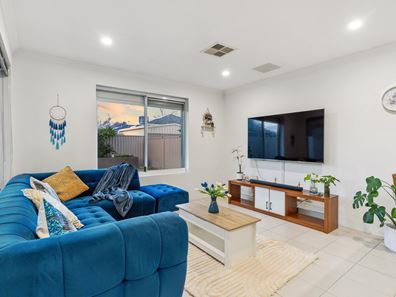11A Baystone Parade, Harrisdale WA 6112