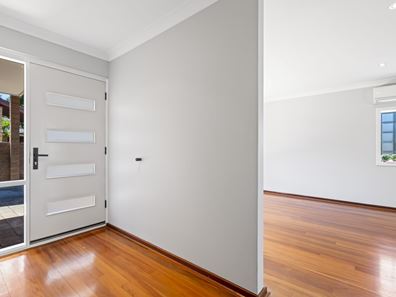 1/1 Wheatley Dr, Bull Creek WA 6149