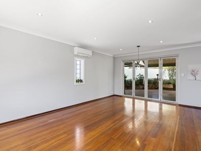 1/1 Wheatley Dr, Bull Creek WA 6149