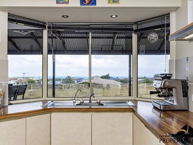 9 Onedin Court, Wandina WA 6530