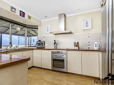 9 Onedin Court, Wandina WA 6530